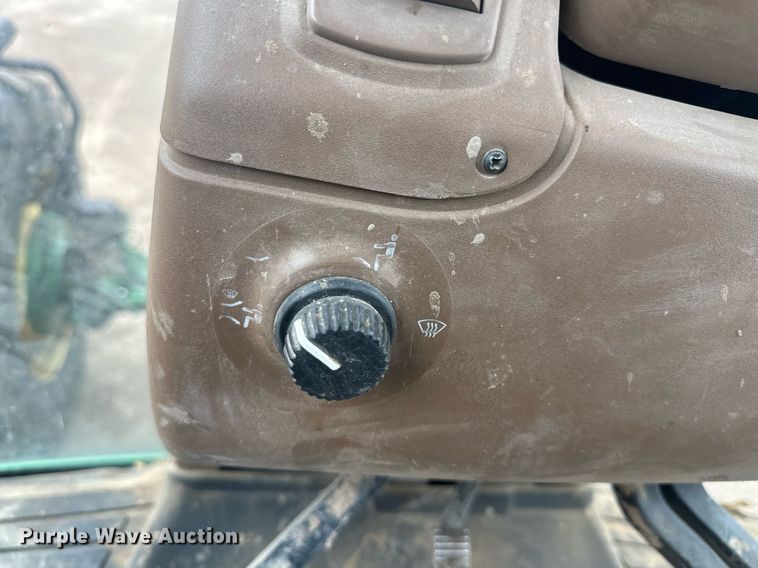 image for item IU9044 2007 John Deere 8430  MFWD tractor