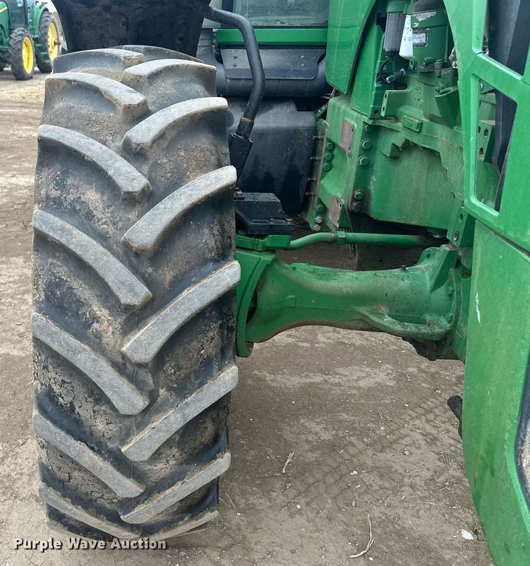 image for item IU9044 2007 John Deere 8430  MFWD tractor