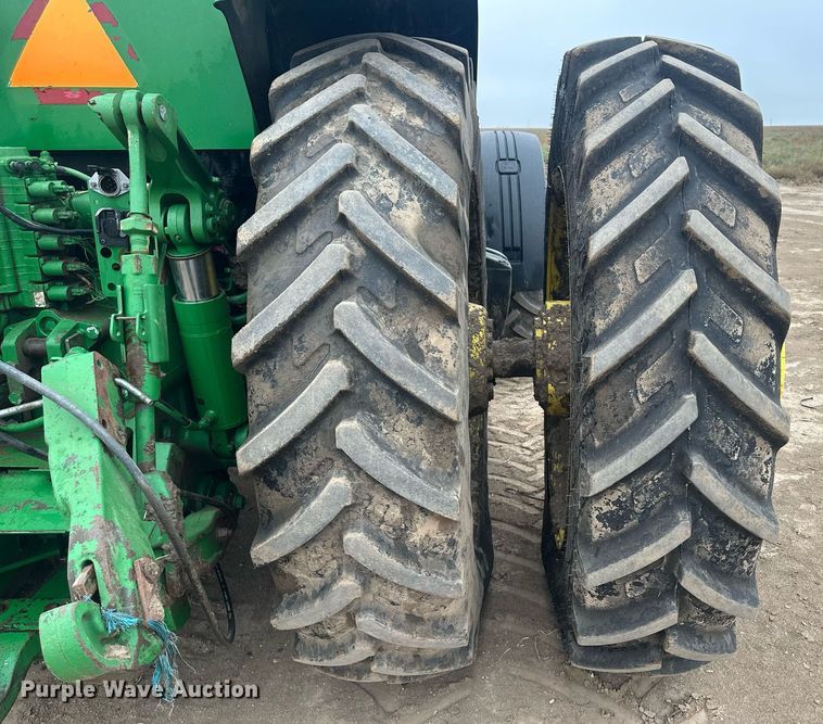 image for item IU9044 2007 John Deere 8430  MFWD tractor