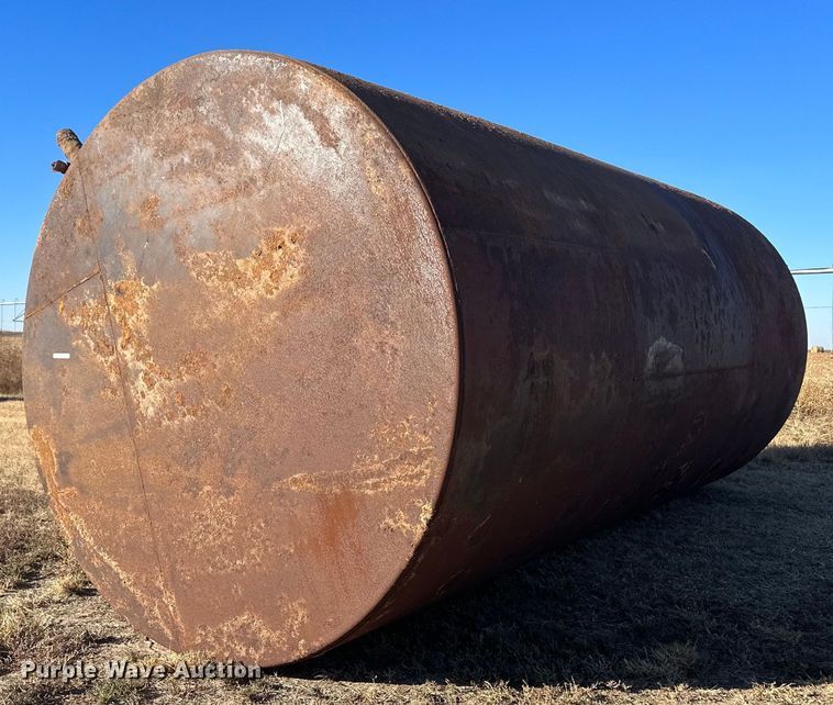 image for item IU9073 (2) fuel tanks