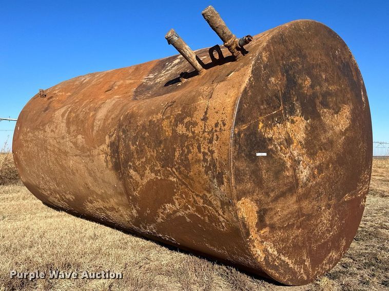 image for item IU9073 (2) fuel tanks