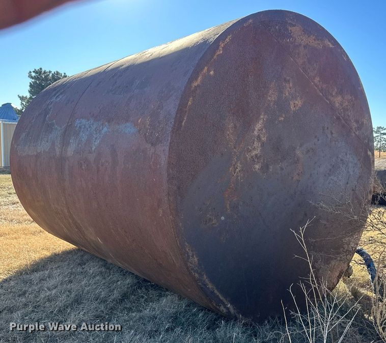 image for item IU9073 (2) fuel tanks