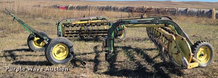 image for item JG9709 (2) John Deere hay rakes