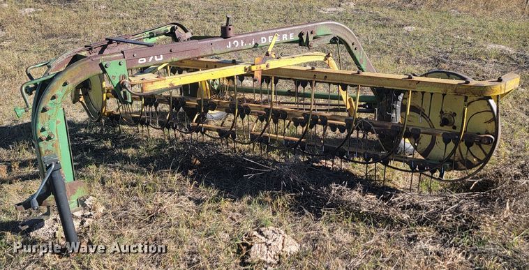 image for item JG9709 (2) John Deere hay rakes