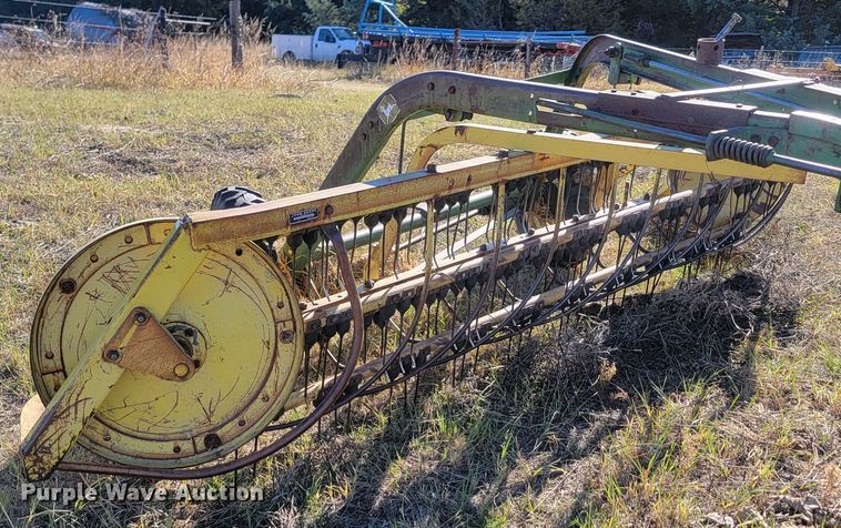 image for item JG9709 (2) John Deere hay rakes