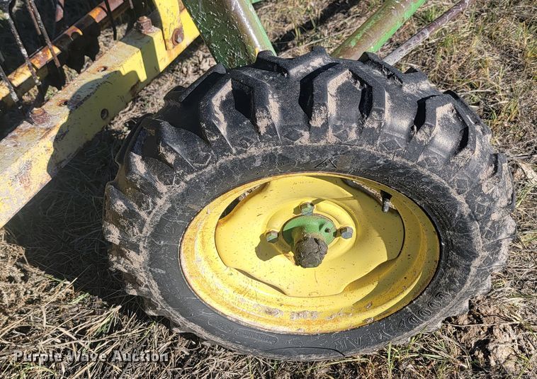 image for item JG9709 (2) John Deere hay rakes