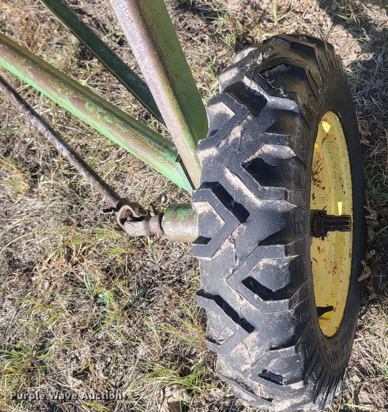 image for item JG9709 (2) John Deere hay rakes