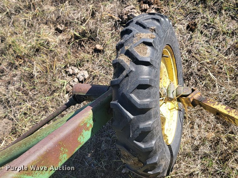 image for item JG9709 (2) John Deere hay rakes