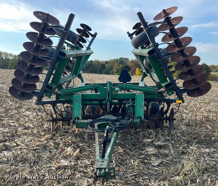 image for item LD9792 John Deere 630  tandem disk