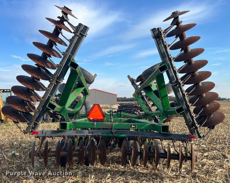 image for item LD9792 John Deere 630  tandem disk