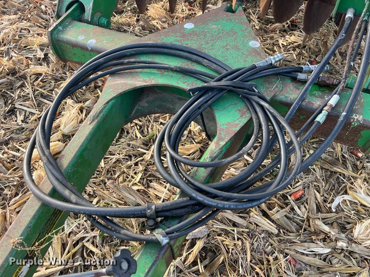 image for item LD9792 John Deere 630  tandem disk