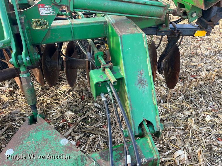 image for item LD9792 John Deere 630  tandem disk