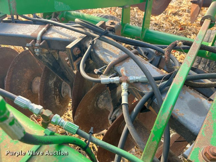 image for item LD9792 John Deere 630  tandem disk