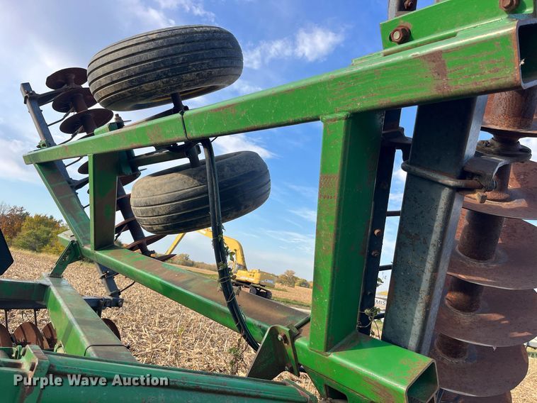 image for item LD9792 John Deere 630  tandem disk