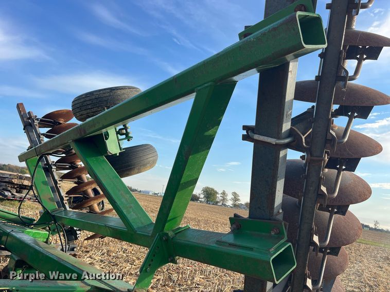 image for item LD9792 John Deere 630  tandem disk