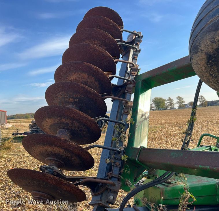 image for item LD9792 John Deere 630  tandem disk