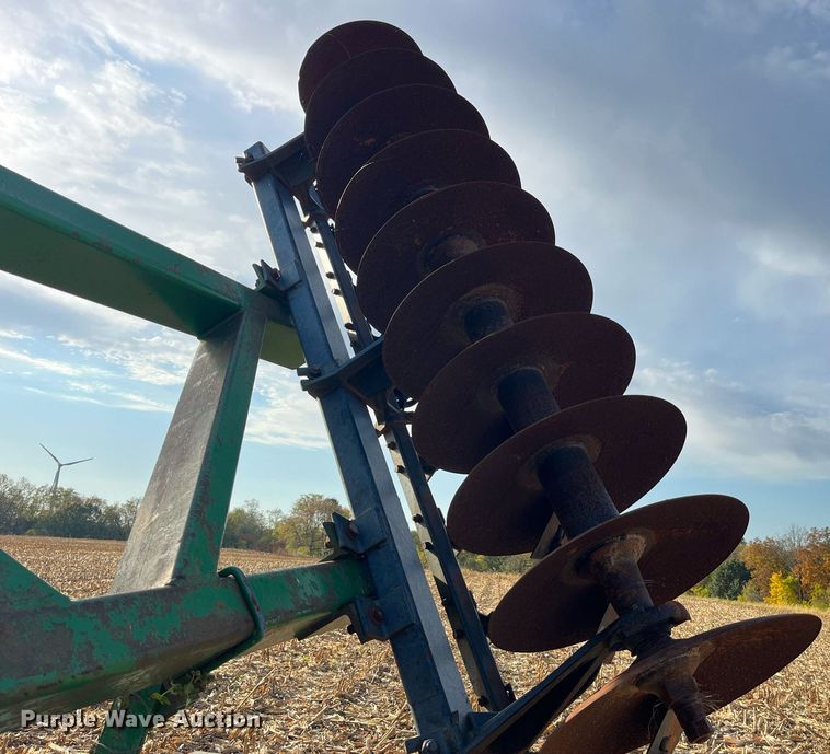 image for item LD9792 John Deere 630  tandem disk