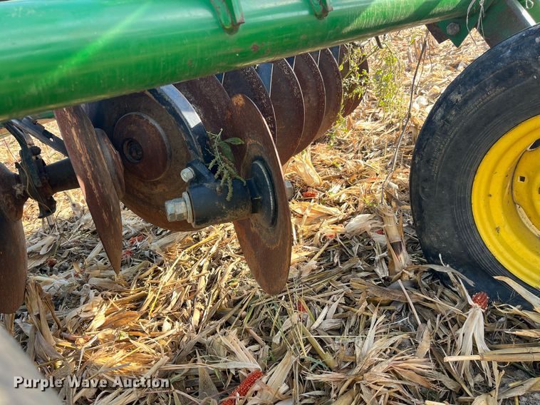 image for item LD9792 John Deere 630  tandem disk