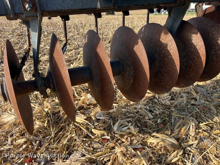 image for item LD9792 John Deere 630  tandem disk