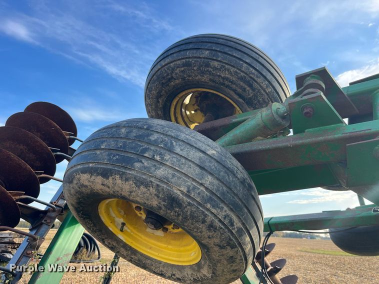 image for item LD9792 John Deere 630  tandem disk