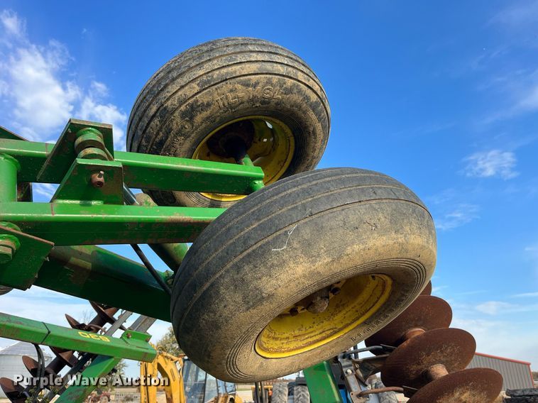 image for item LD9792 John Deere 630  tandem disk