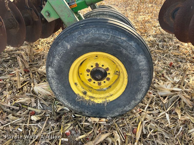 image for item LD9792 John Deere 630  tandem disk