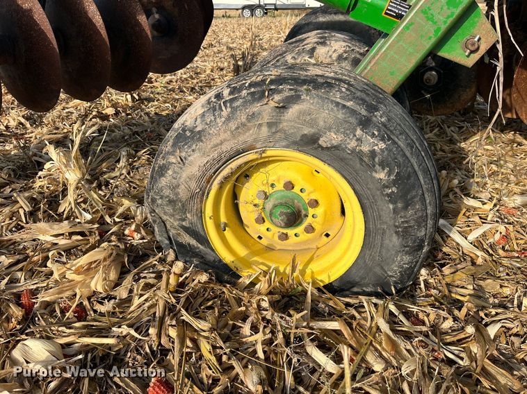 image for item LD9792 John Deere 630  tandem disk