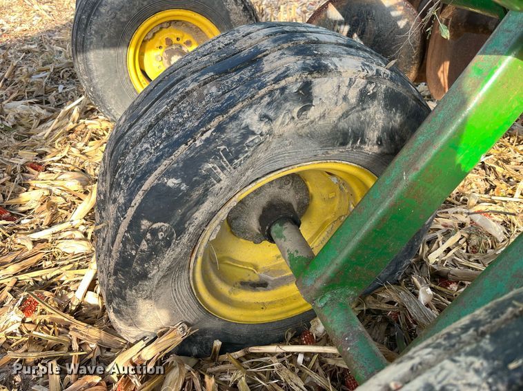 image for item LD9792 John Deere 630  tandem disk