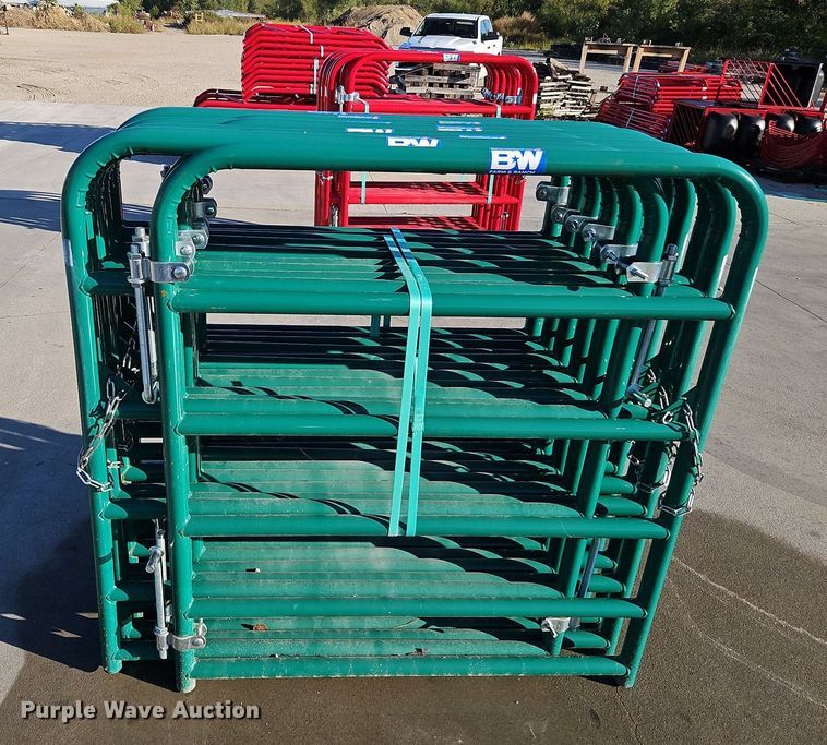 image for item LM9193 (12) B&W 4' livestock gates