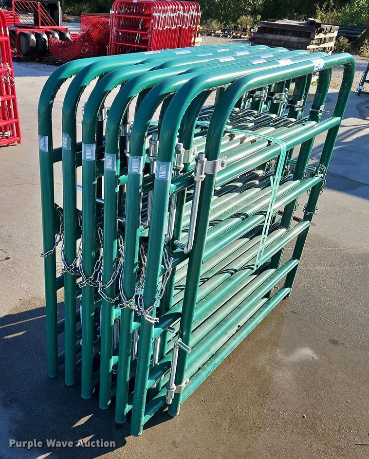 image for item LM9193 (12) B&W 4' livestock gates