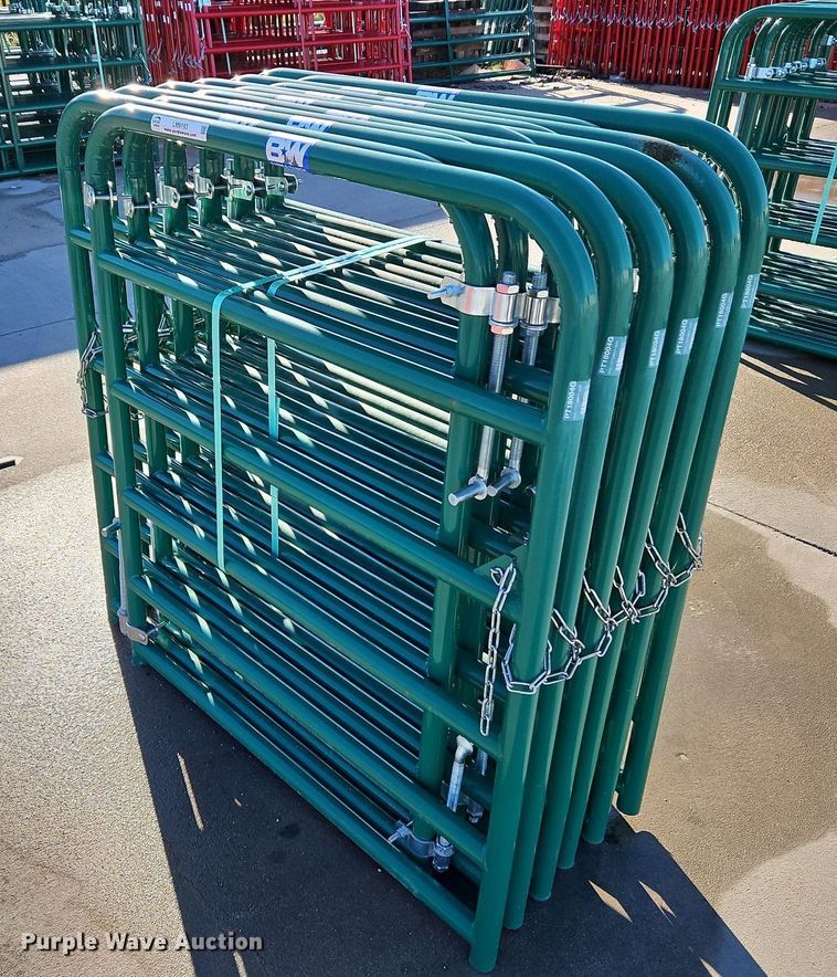 image for item LM9193 (12) B&W 4' livestock gates