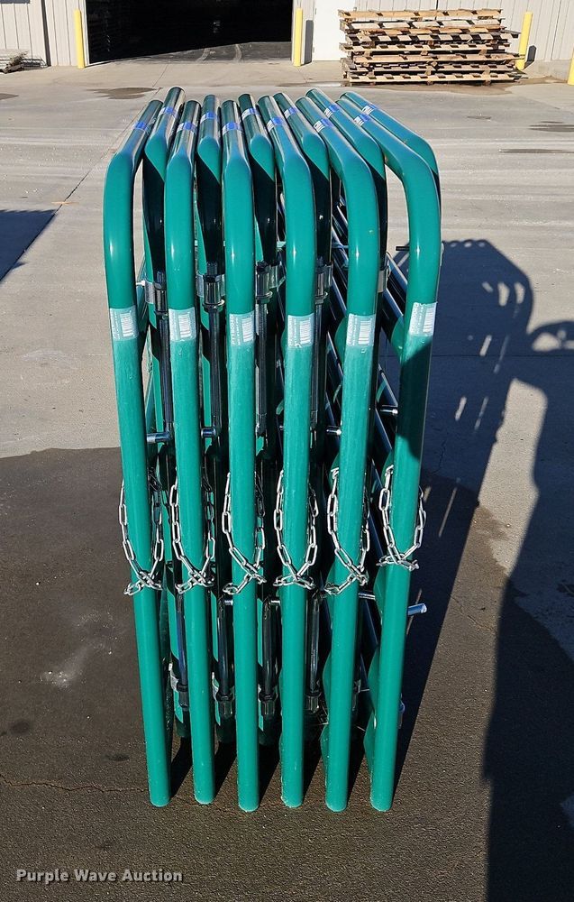 image for item LM9193 (12) B&W 4' livestock gates