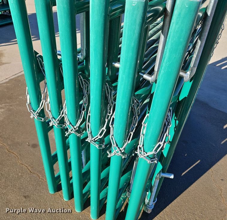 image for item LM9193 (12) B&W 4' livestock gates