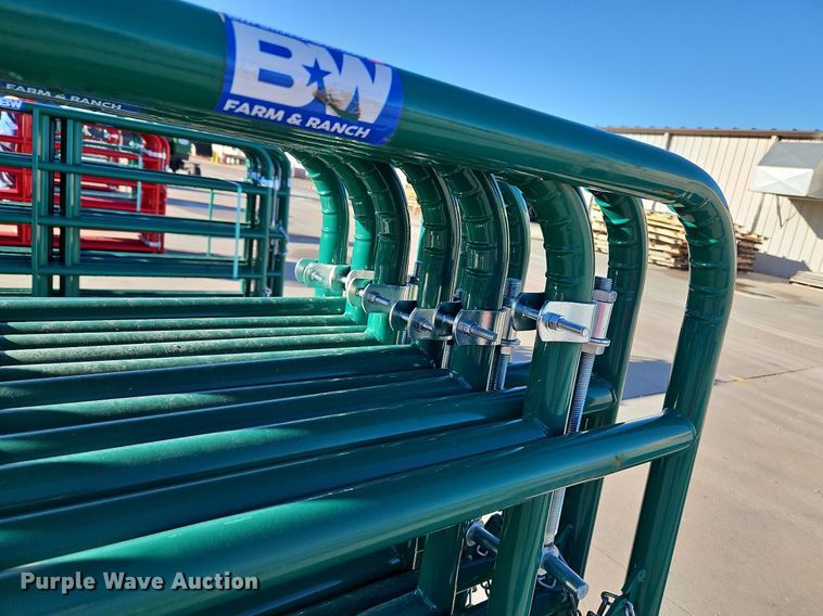 image for item LM9193 (12) B&W 4' livestock gates