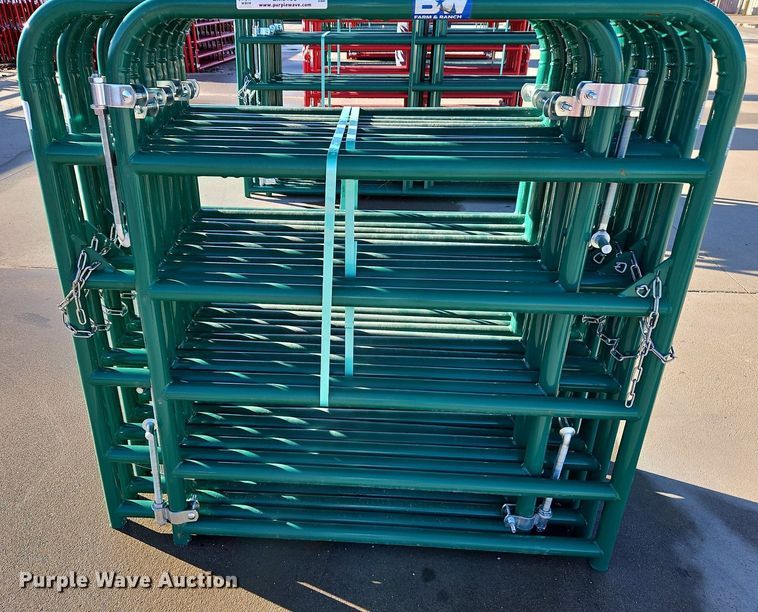 image for item LM9193 (12) B&W 4' livestock gates