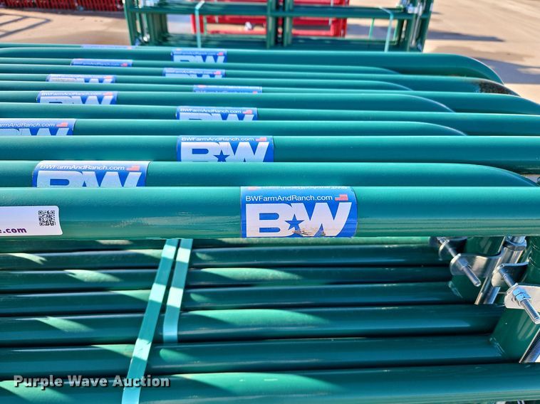 image for item LM9193 (12) B&W 4' livestock gates