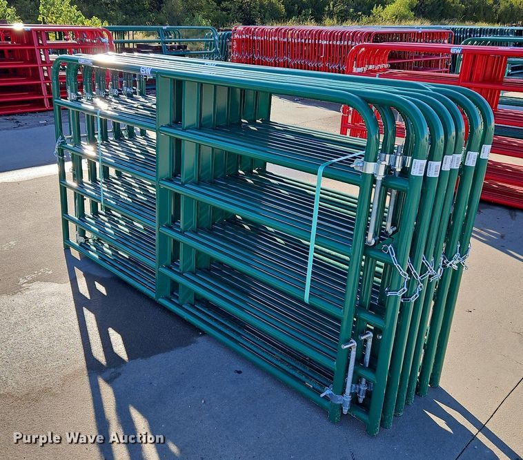 image for item LM9194 (12) B&W 8' livestock gates
