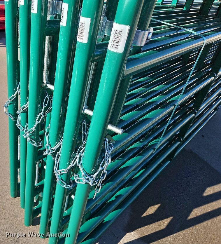 image for item LM9194 (12) B&W 8' livestock gates