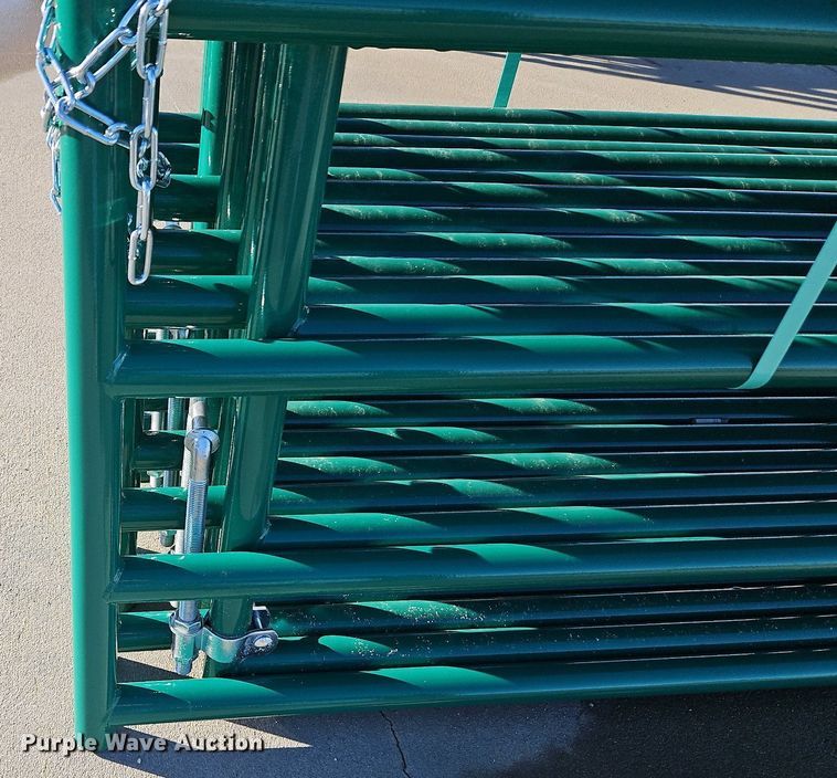 image for item LM9194 (12) B&W 8' livestock gates