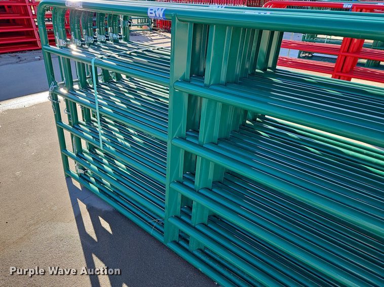 image for item LM9194 (12) B&W 8' livestock gates