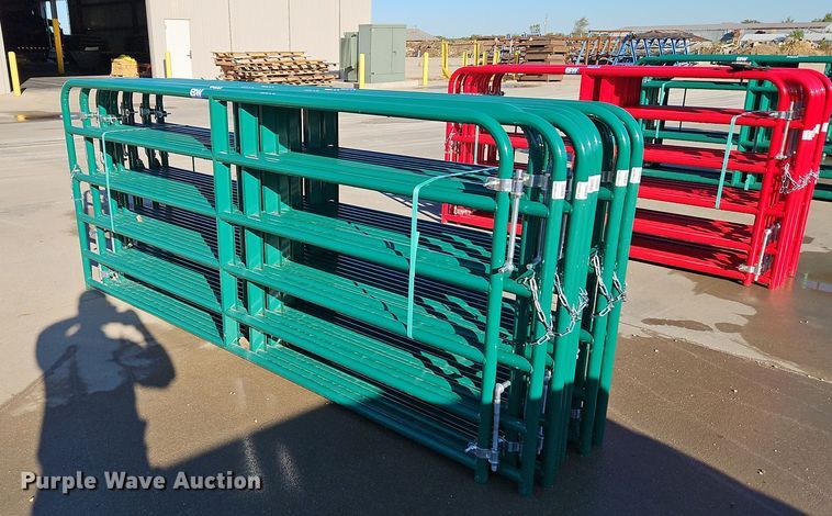 image for item LM9196 (12) B&W 10' livestock gates