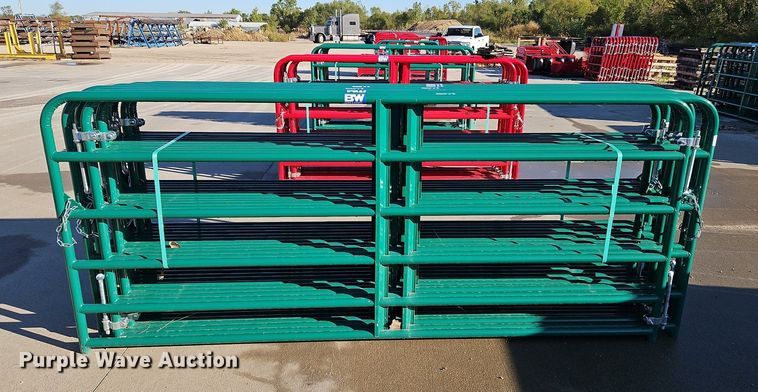 image for item LM9196 (12) B&W 10' livestock gates