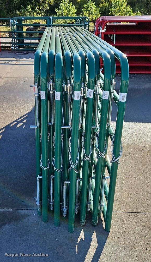 image for item LM9196 (12) B&W 10' livestock gates