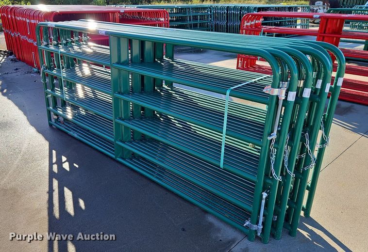 image for item LM9196 (12) B&W 10' livestock gates