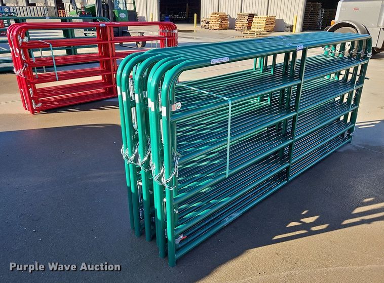 image for item LM9196 (12) B&W 10' livestock gates