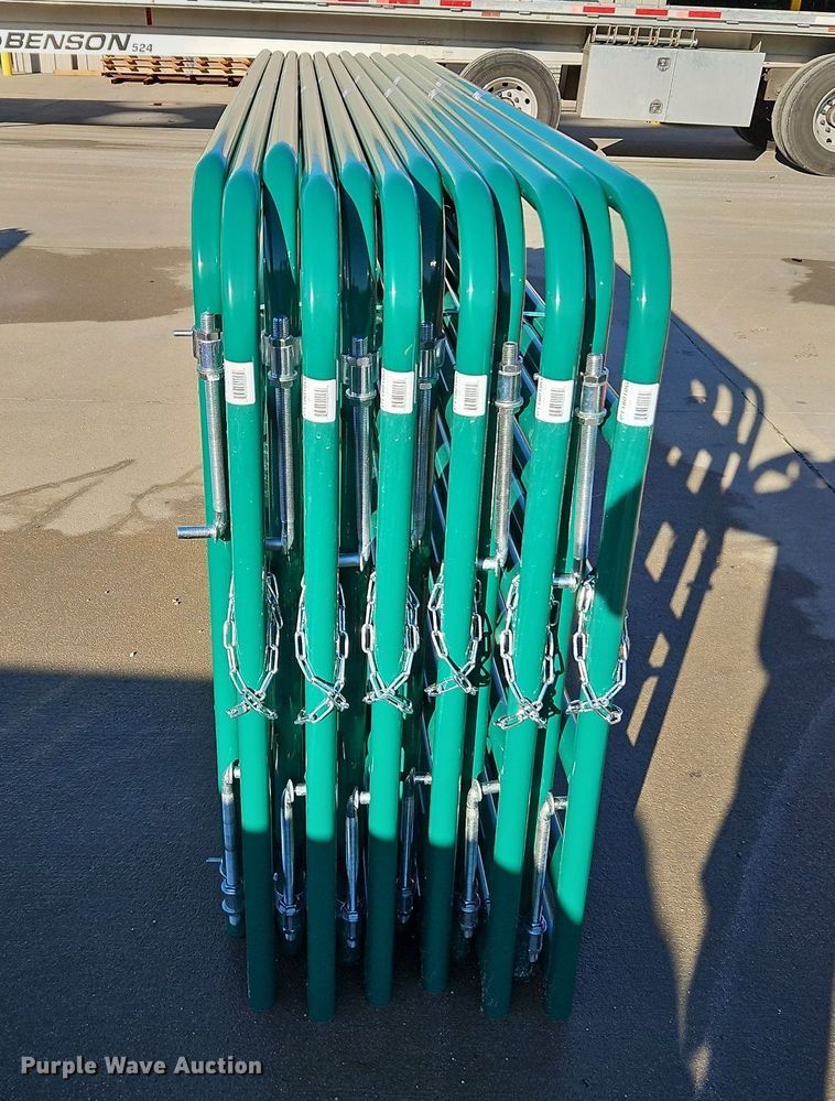 image for item LM9196 (12) B&W 10' livestock gates