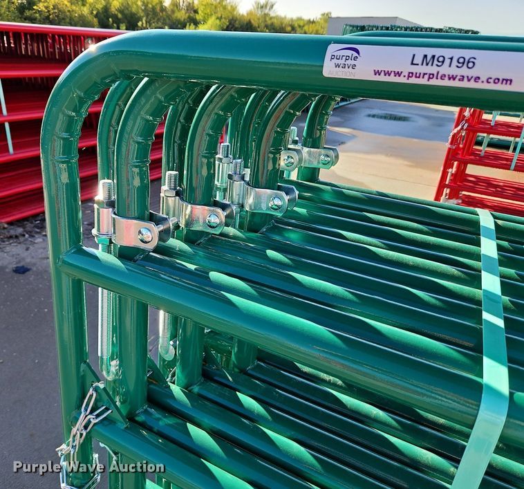 image for item LM9196 (12) B&W 10' livestock gates
