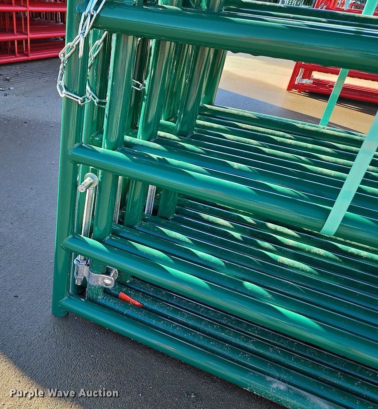 image for item LM9196 (12) B&W 10' livestock gates