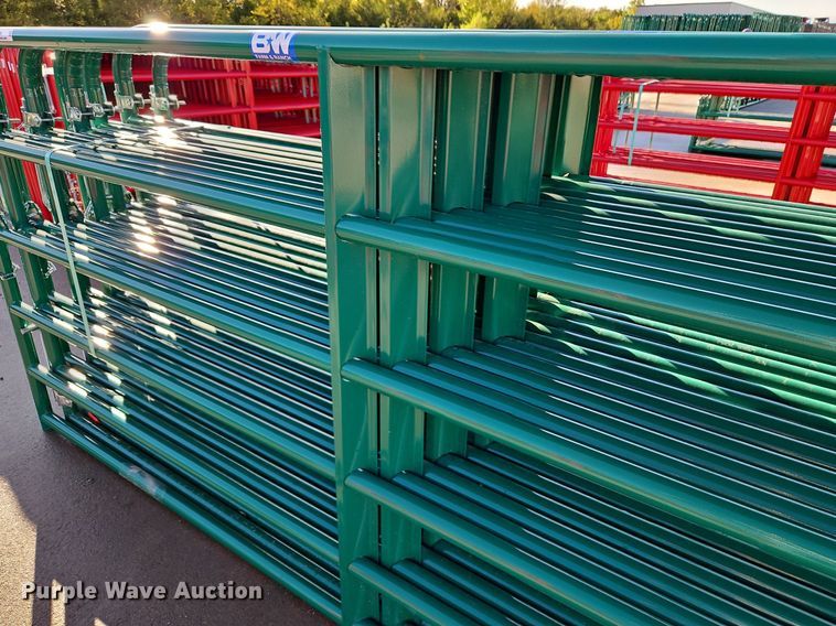 image for item LM9196 (12) B&W 10' livestock gates