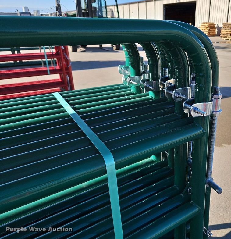 image for item LM9196 (12) B&W 10' livestock gates